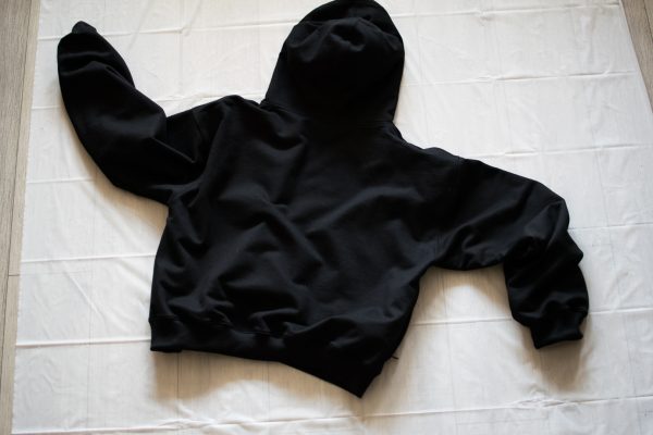 Polerón Boxy Fit Cuello Alto con Cierres Laterales – Blackmoon - Imagen 4
